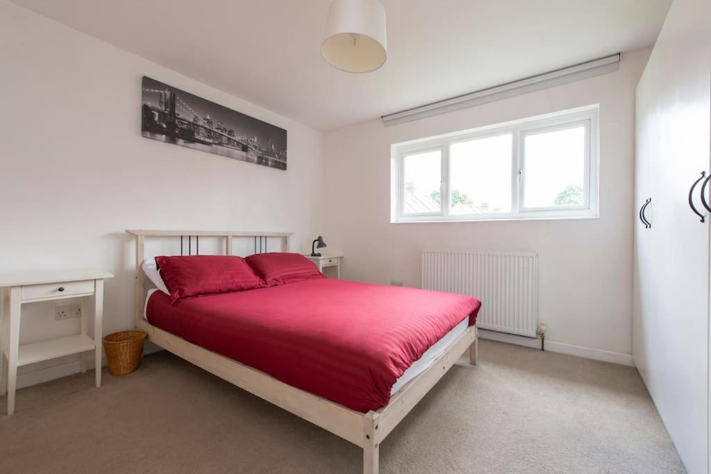 Case de vacanță Lovely 2-bed 15 Minutes To Londra