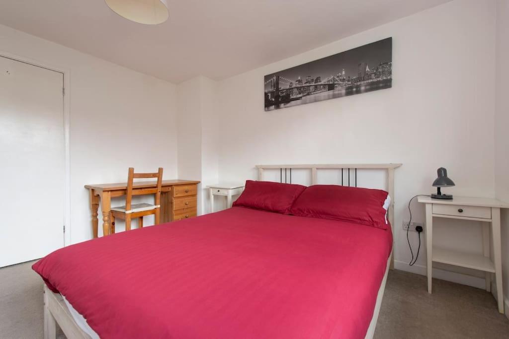 Case de vacanță Lovely 2-bed 15 Minutes To
