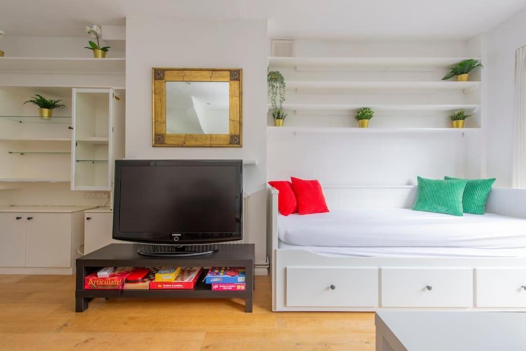 Lovely 2-bed 15 Minutes To * Londra